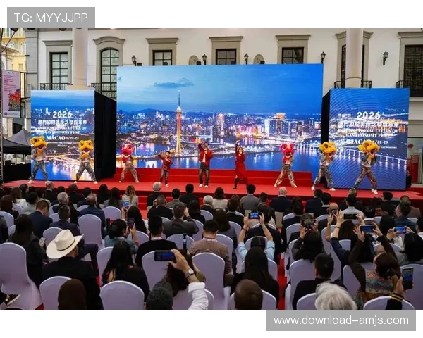 澳门巴黎人欢迎您的到来，探索丰富多彩的购物、美食和娱乐项目，打造难忘的假期回忆